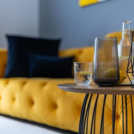 Absyntapart Stare Apartment